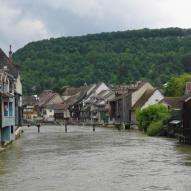 Ornans - passerelle sur la Loue