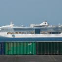 Cruise liner