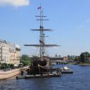 Ancien voilier carré au quai Petrovsky