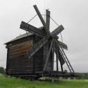 Kizhi - Revolving windmill