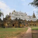 Maha Aungmye Bonzan (brick & stucco monastery)