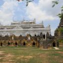 Maha Aungmye Bonzan (brick & stucco monastery)