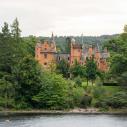 Dores red castle